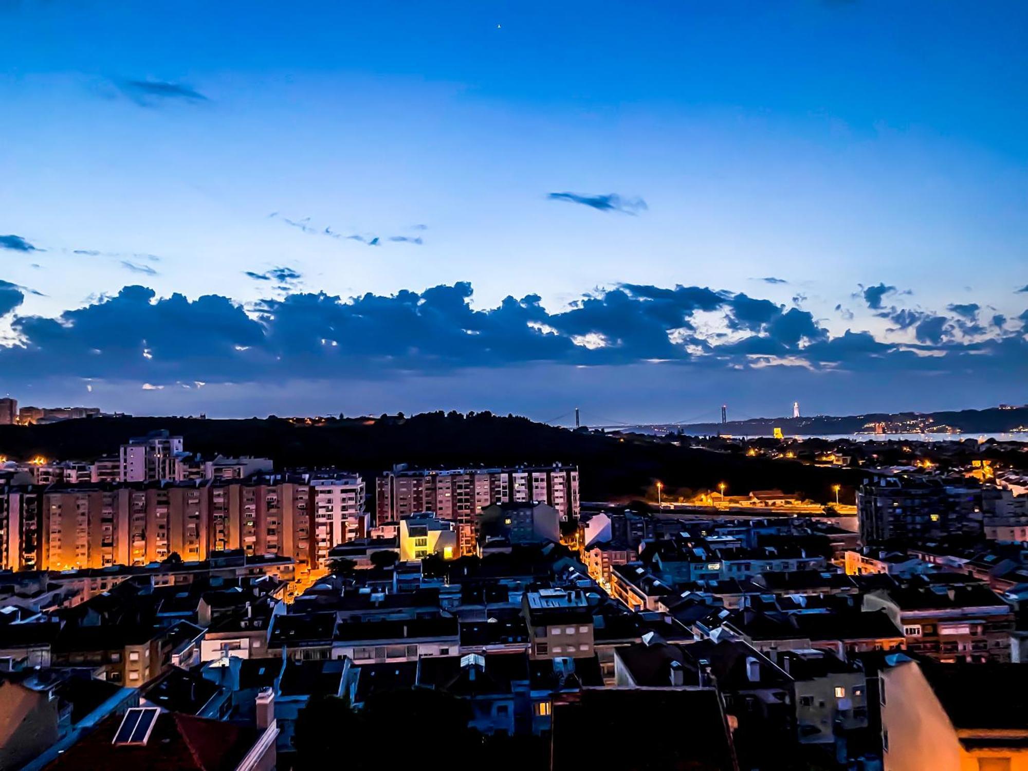Ideally Located With Perfect Views อัลเจส ภายนอก รูปภาพ