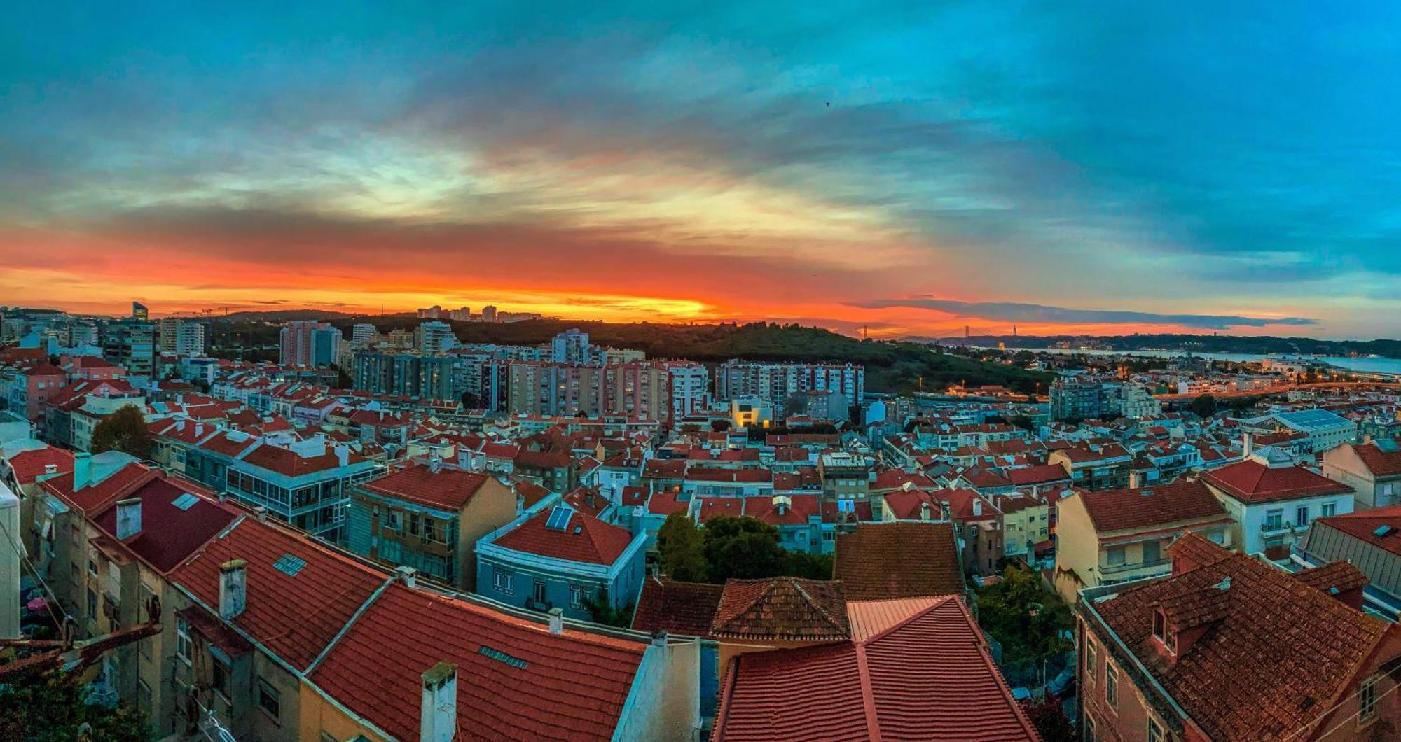 Ideally Located With Perfect Views อัลเจส ภายนอก รูปภาพ